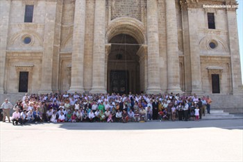 Foto de familia de los asistentes a la convivencia (foto: belenistasdelaisla.com).