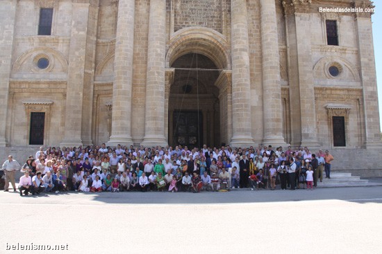 Foto de familia de los asistentes a la convivencia (foto: belenistasdelaisla.com).