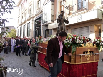 Procesión en honor a San Francisco de Asís por las calles de Guadalajara.