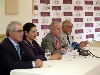 Imagen de la rueda de prensa donde se ha anunciado el Trofeo.