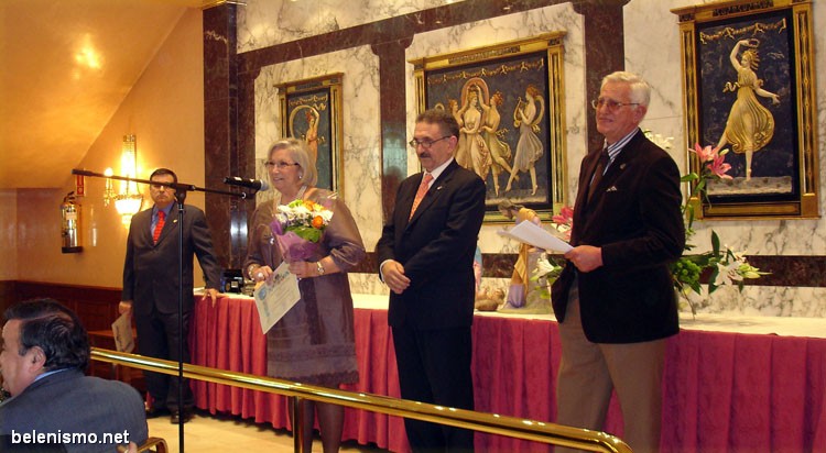 Entrega de la Insignia de Plata a Ascensión Esteban Diego.