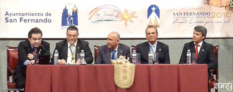 Mesa presidencial del acto de clausura