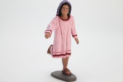 Niña corriendo para 11 cm.